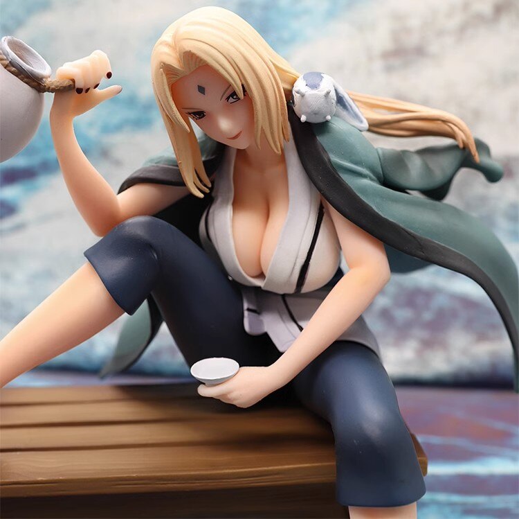 Tsunade figure
