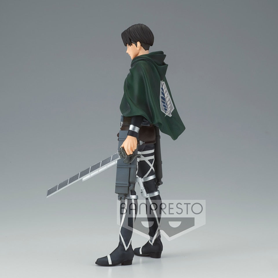 levi standing figure