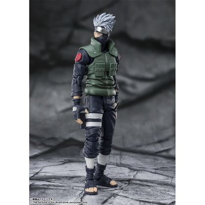 kakashi reading figure
